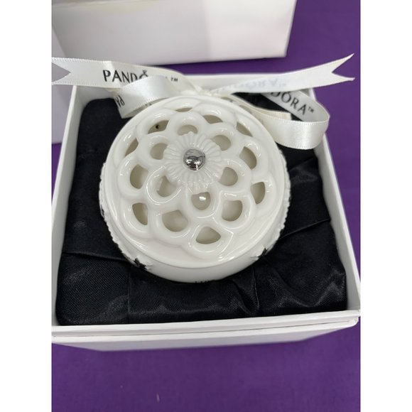 Pandora Christmas Ornament 2011 White Silver Accent Coloring Stain on ribbon bow - Picture 3 of 9